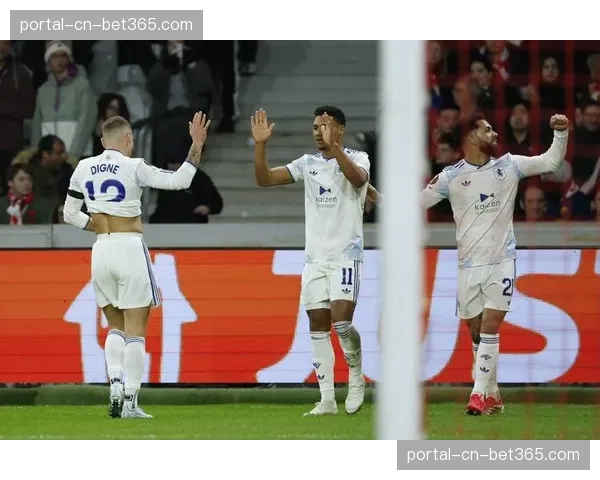 全场比赛结束:尼斯0-0战平里尔,双方门将均有神扑 全场比赛结束:尼斯0-0战平里尔,双方门将均有神扑